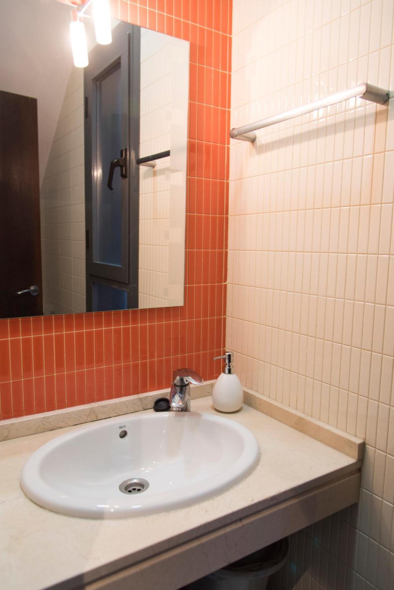Nightinsevilla Teodosio Free Parking Dış mekan fotoğraf