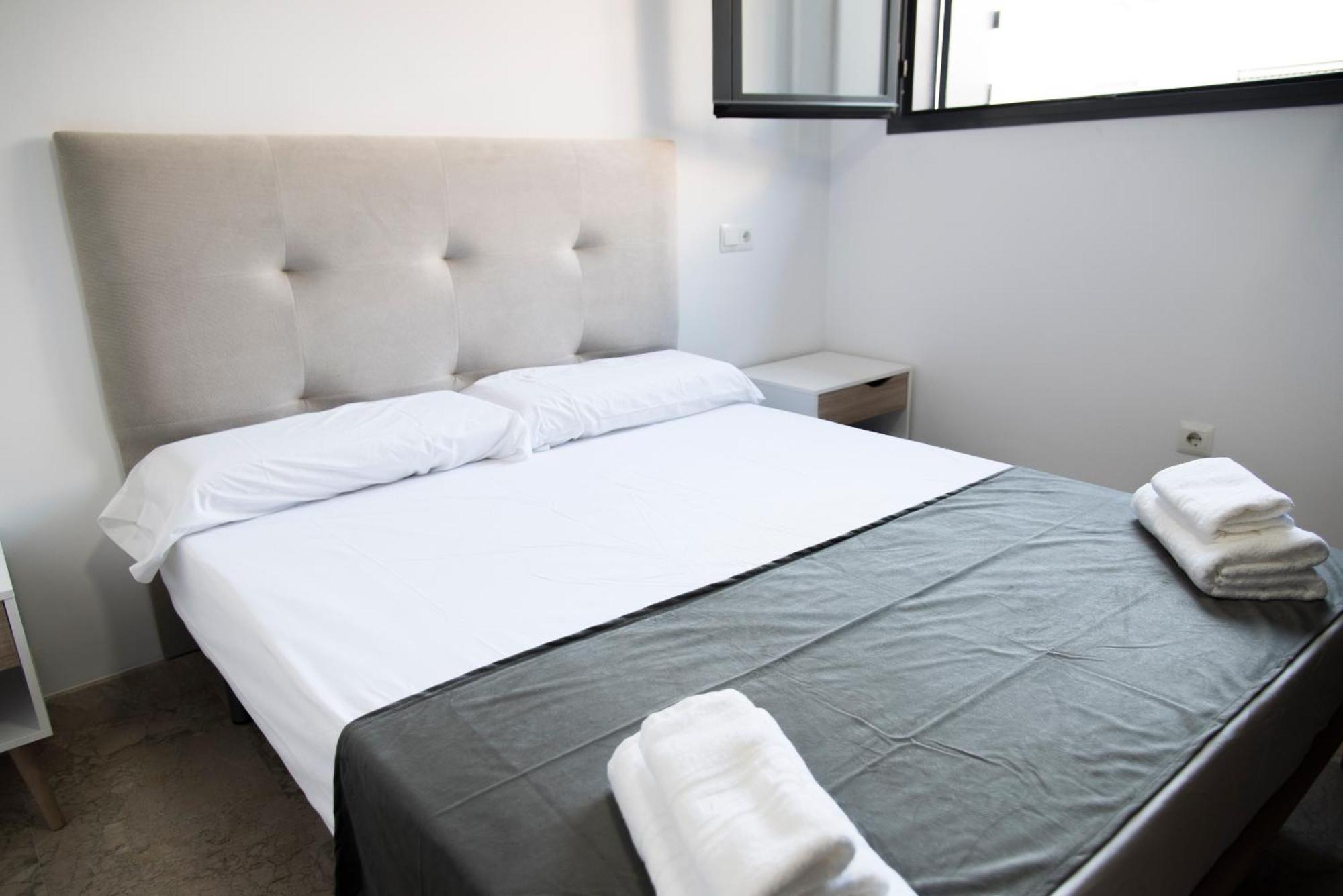 Nightinsevilla Teodosio Free Parking Dış mekan fotoğraf