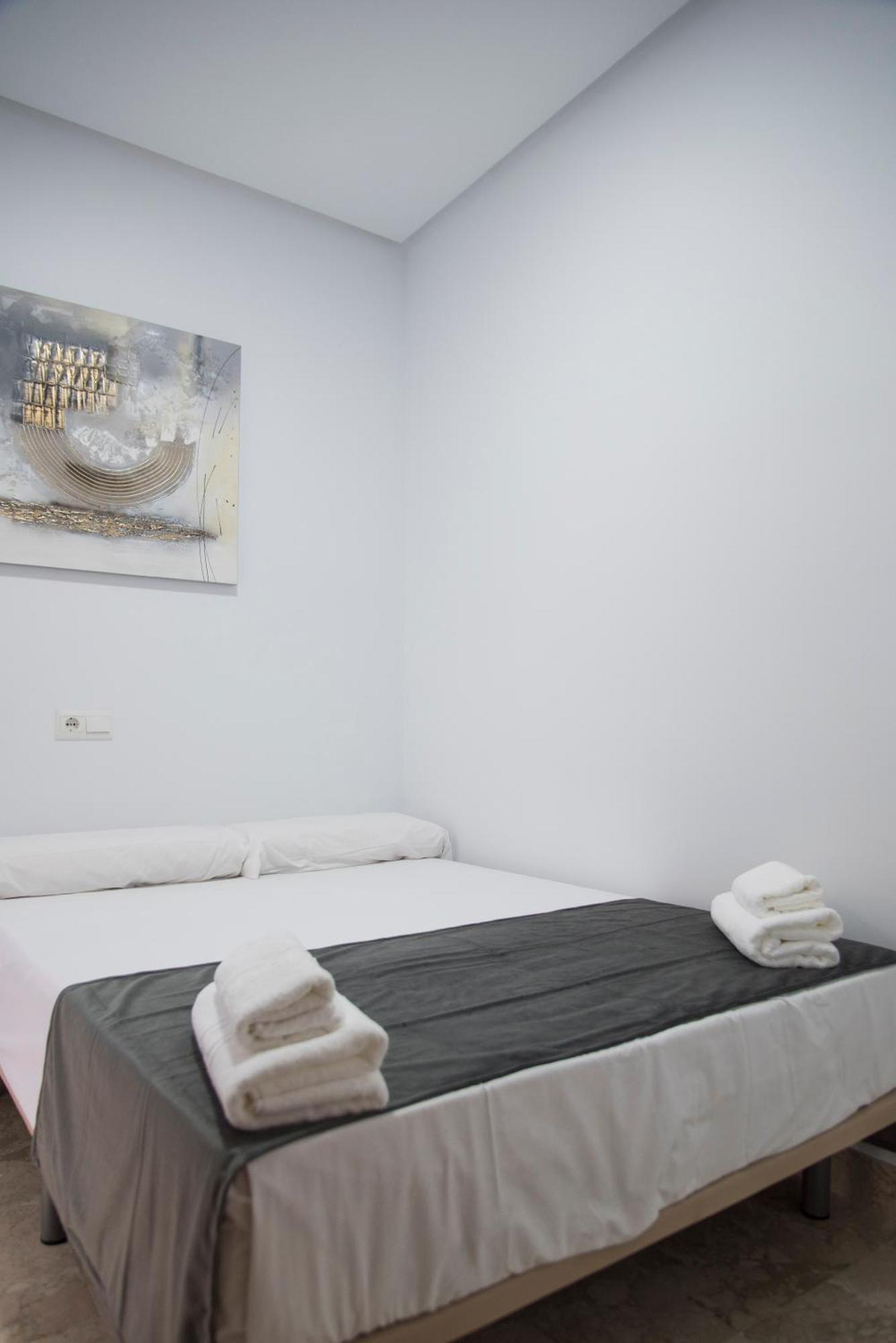 Nightinsevilla Teodosio Free Parking Dış mekan fotoğraf